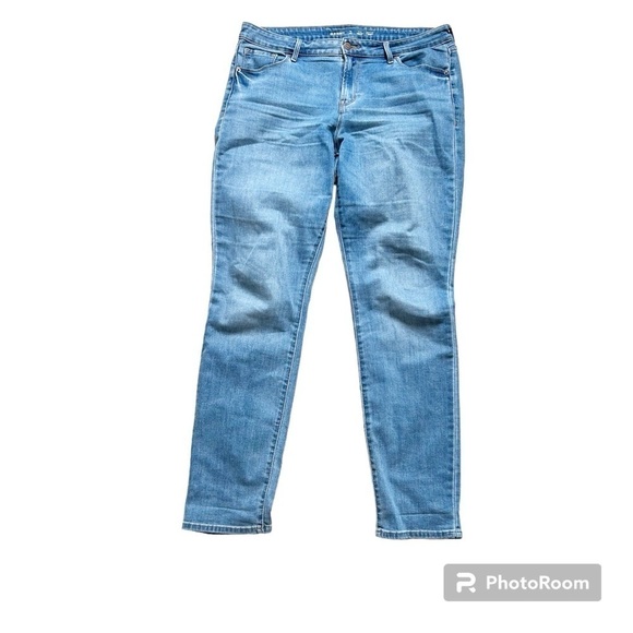 Old Navy Denim - Old Navy 14 Tall Power Slim Straight Mid-Rise denim Lightweight with Stretch